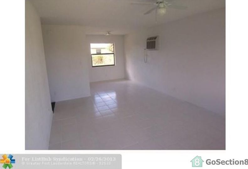 1st image of 940 NW 16th Ter