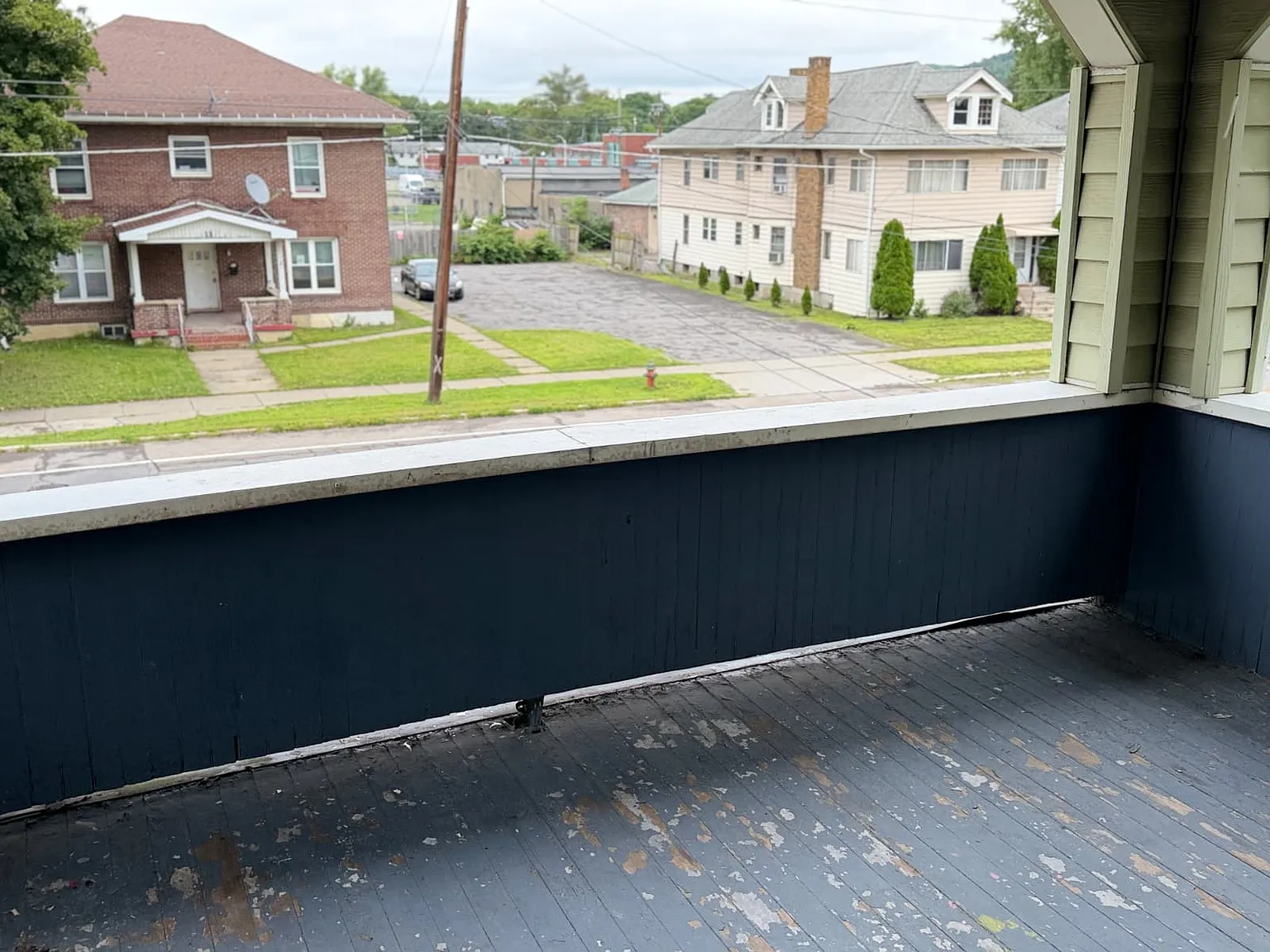 3 bed, 950 sqft, $1,400 — Photo 2