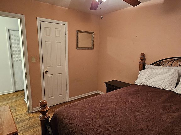 4th image of 2926 Sussex Ave