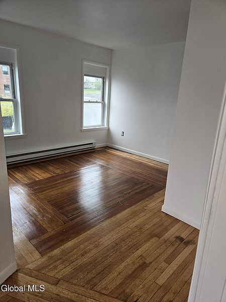 4th image of 23 Sargent Street