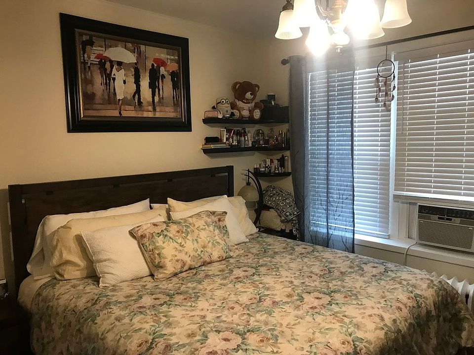 1st image of 2267 26th St APT 1