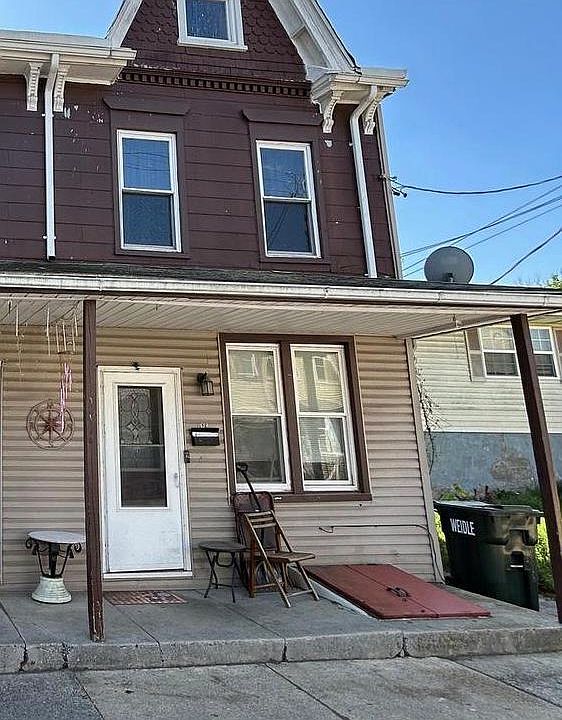 1st image of 326&325 E Weidman Scull St