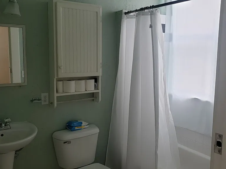 2104 N Fir St — Photo 17