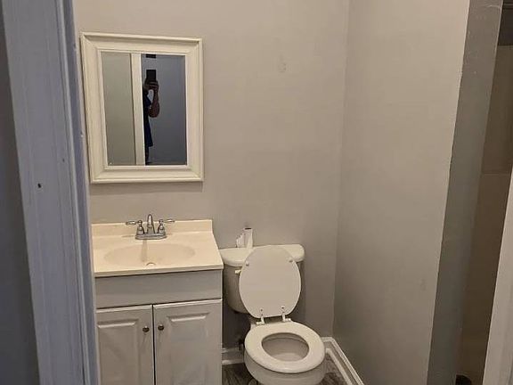 5th image of 684 Mitchell St