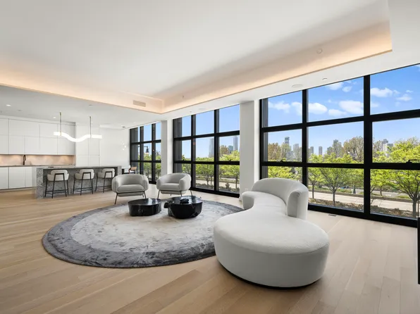 290 West Street image 1 of 12