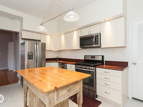 5th image of 2204 N Clybourn Ave #3