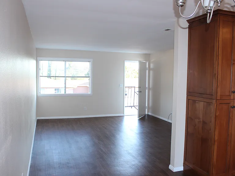 701 E 7th Ave #4 — Photo 9