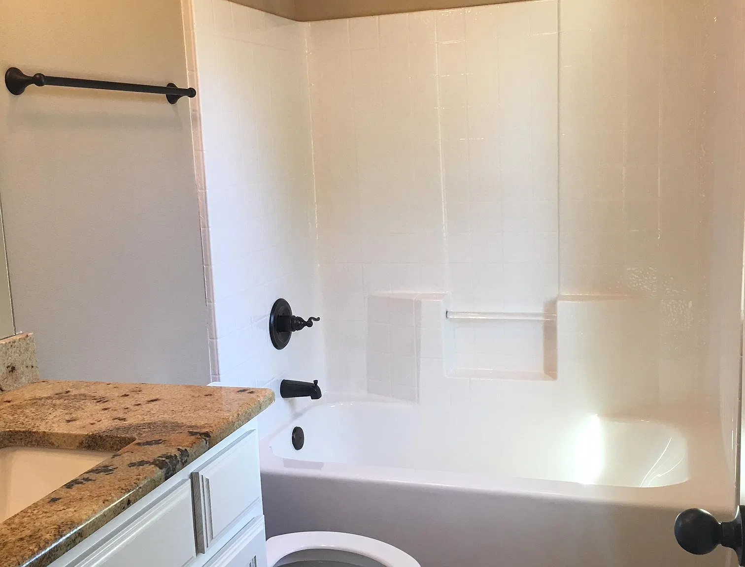 3 bed, 1124 sqft, $1,800 — Photo 4