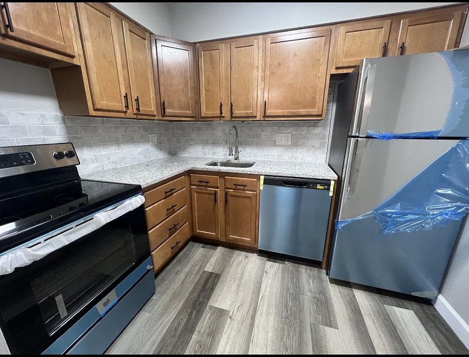 1st image of 4 Provincial Ct #4