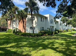 4480 Overlook Dr NE APT 27, Saint Petersburg, FL 33703