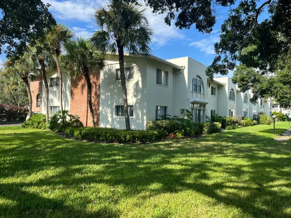 4480 Overlook Dr NE APT 27, Saint Petersburg, FL 33703