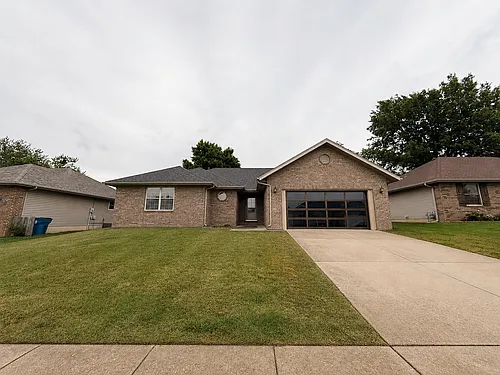 991 Glen Oaks Dr Photo 1