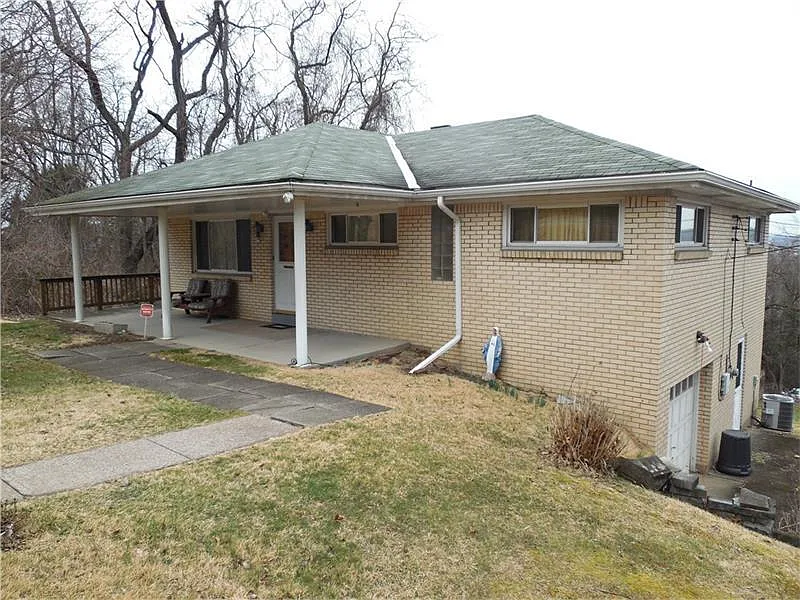 1017 Gary Ave photo 1