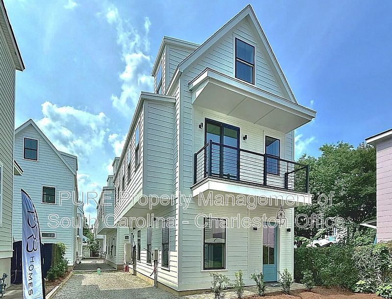 1st image of 12 1/2 Nunan St Unit B