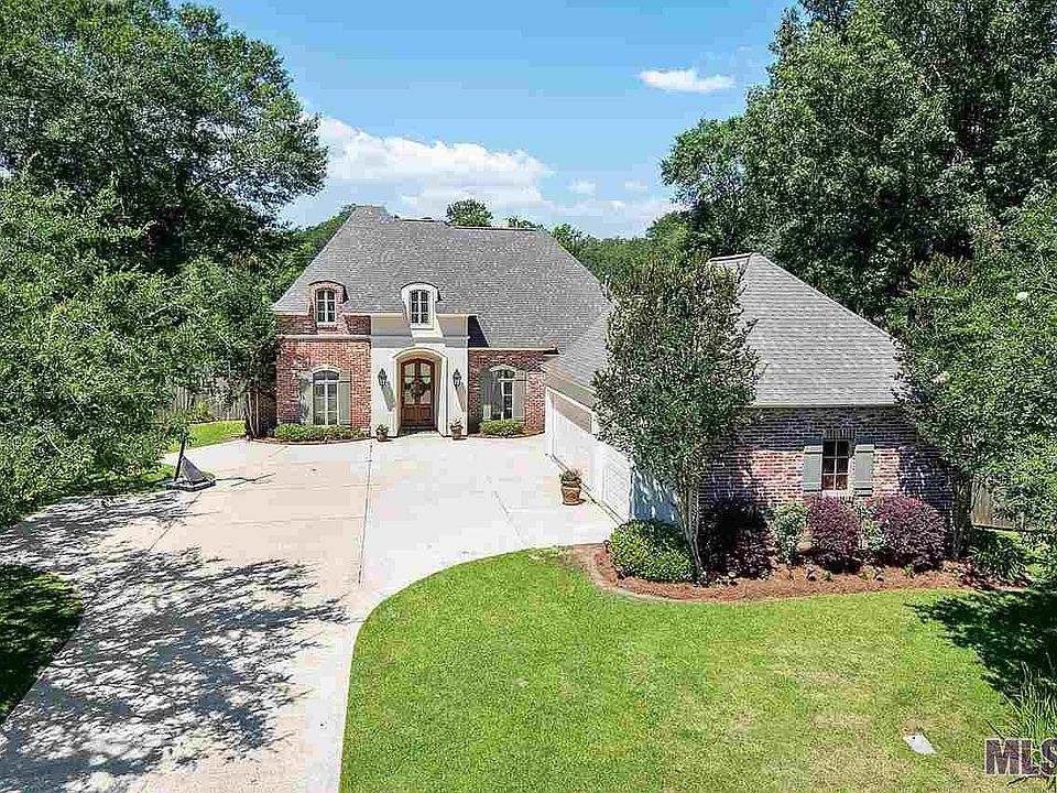 1st image of 17501 Lake Ct