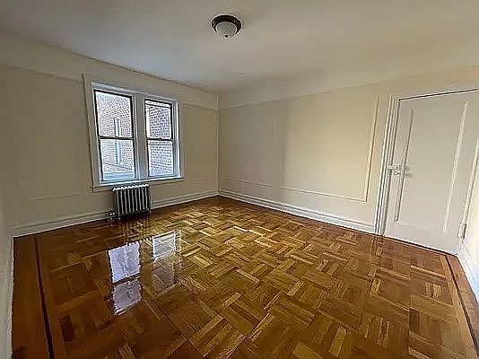 5th image of 109 Park Ln S #B