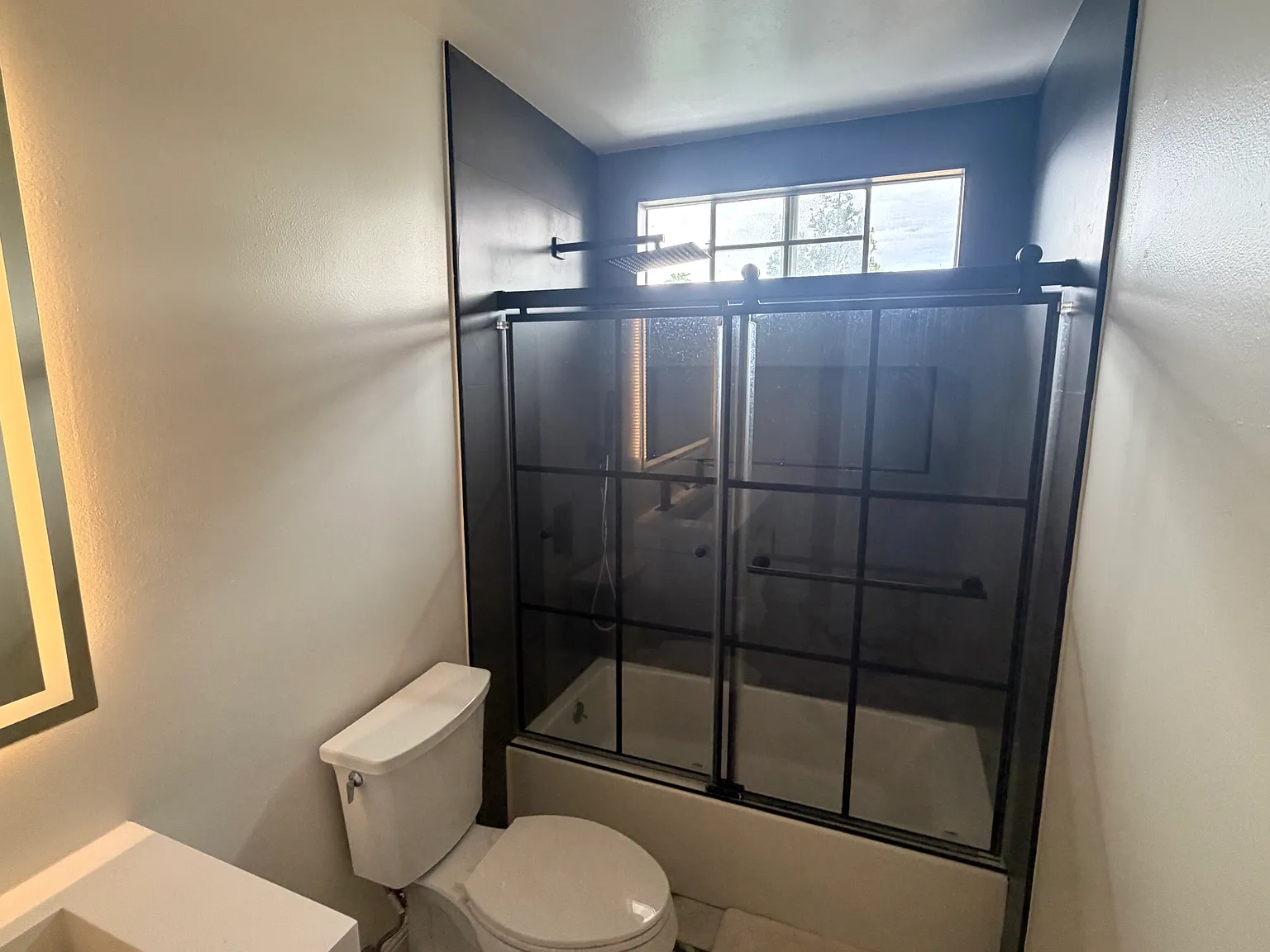 4 bed, 1800 sqft, $4,850 — Photo 3
