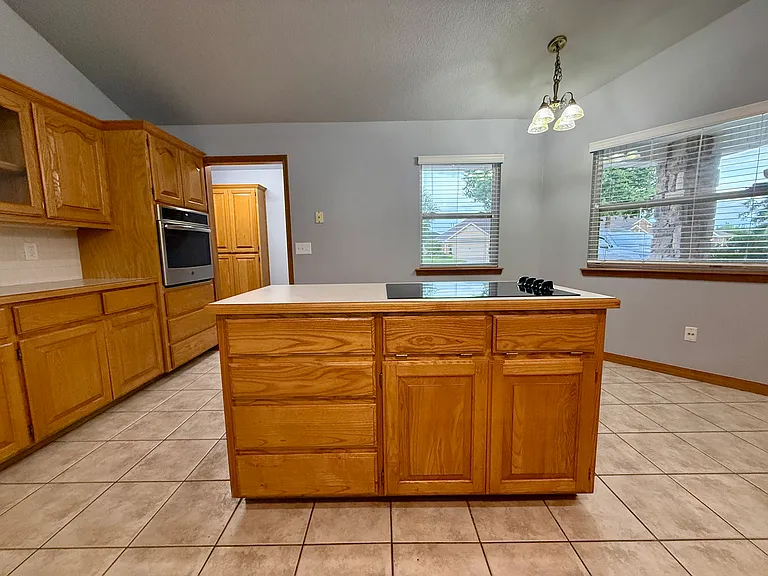 510 College Pl — Photo 11