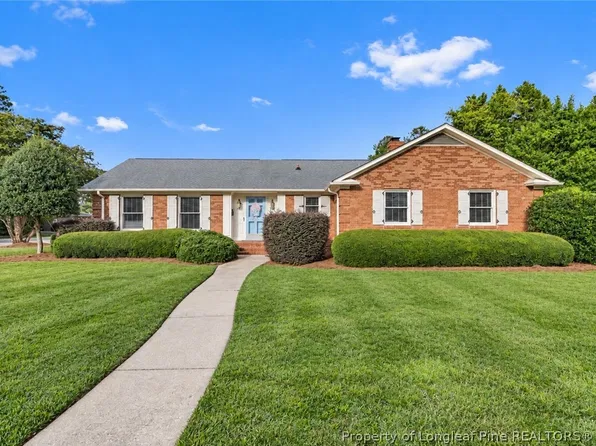 2630 Mirror Lake Dr, Fayetteville, NC 28303