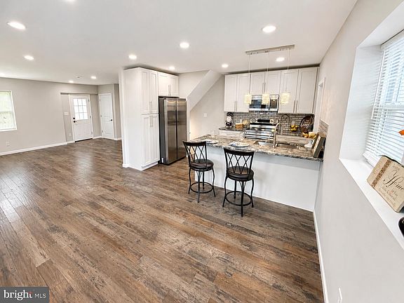5th image of 5009 Copley Rd