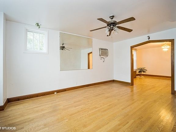4th image of 5801 W Ainslie St