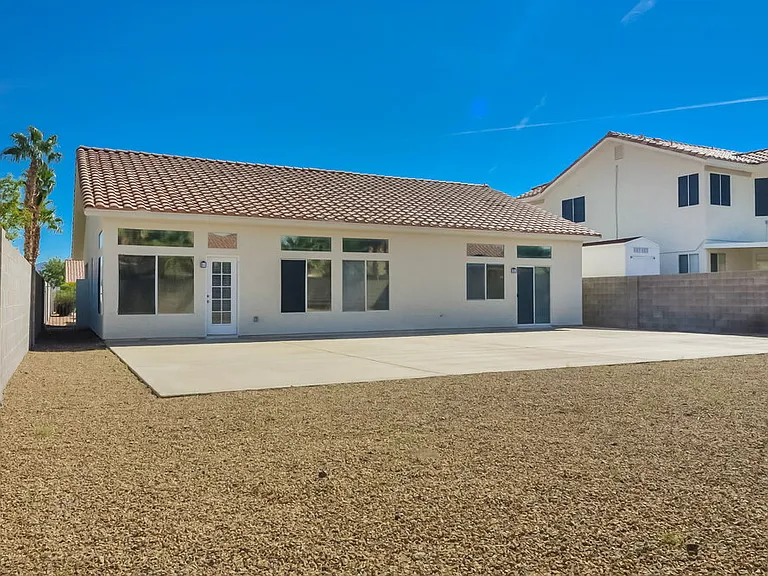 698 Senator Ct — Photo 15