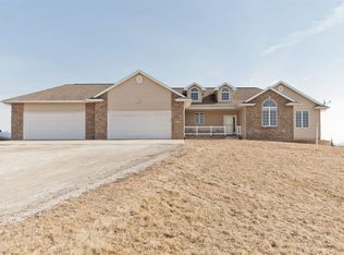 1188 Y Dr, Amana, IA 52203