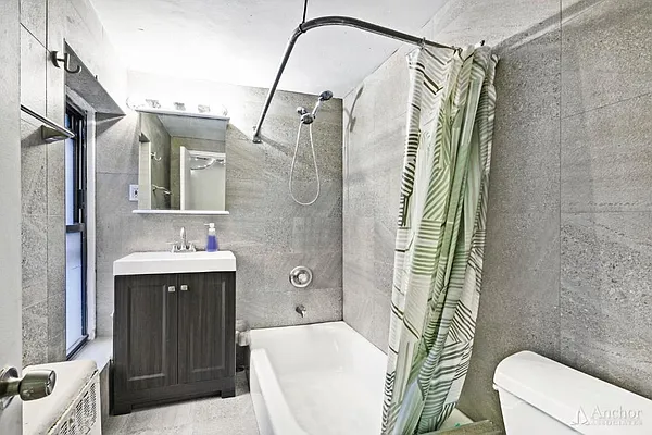 Rented by Anchor Associates | media 28