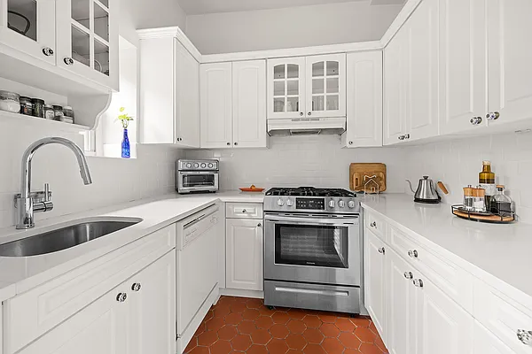 Sold by Compass | media 4