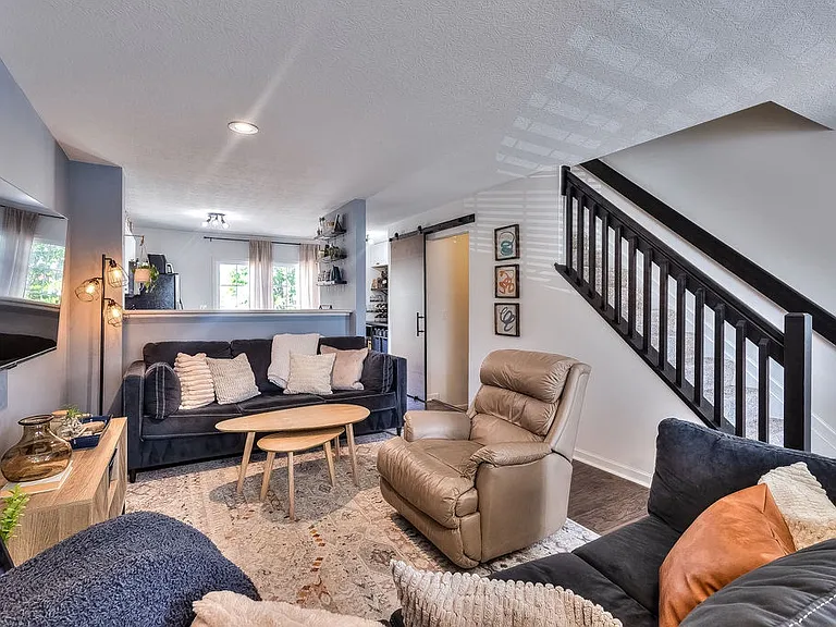 7236 Colonial Affair Dr — Photo 5