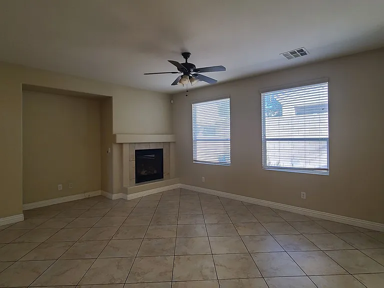 7449 W Mistral Ave — Photo 6