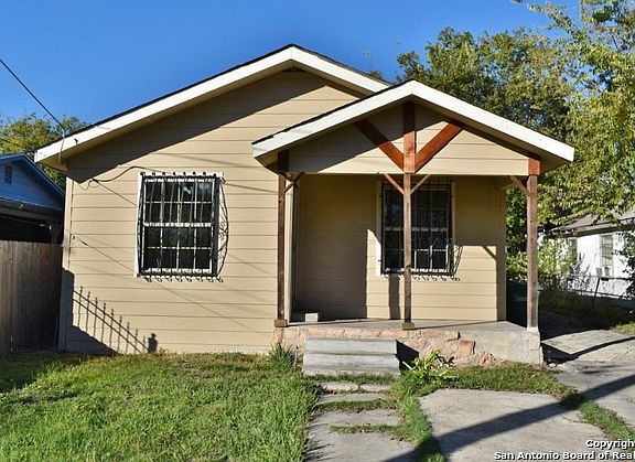 2nd image of 2217 Menchaca St