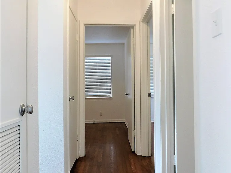 1100 Estes Dr — Photo 9