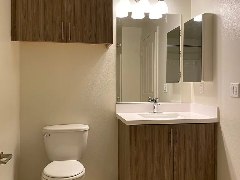Aura NoHo Luxury Apartments — Photo 21