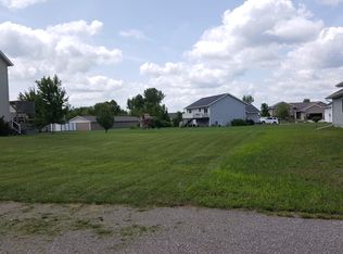 2149 Lor Ray Dr, North Mankato, MN 56003