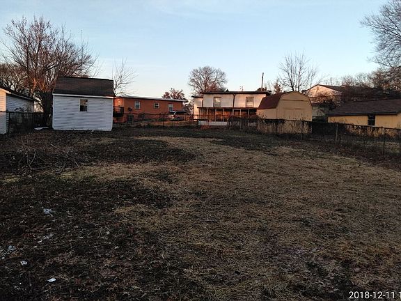 Large fenced in yard.