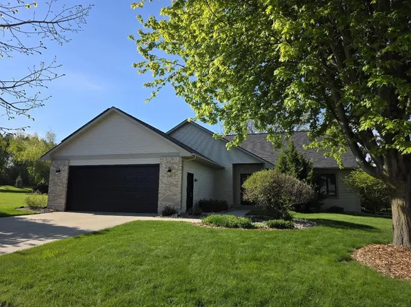 125 Meadow Ridge Lane, Madison, WI 53704