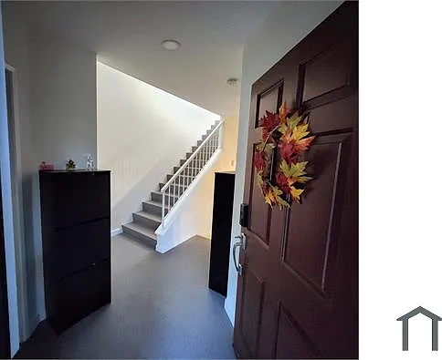26286 Hanover Ln — Photo 2