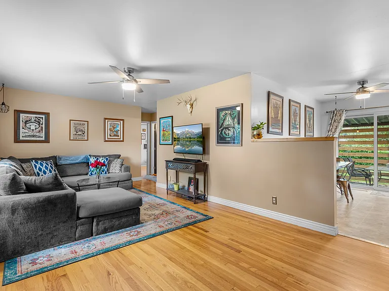 1037 Cypress Dr — Photo 7