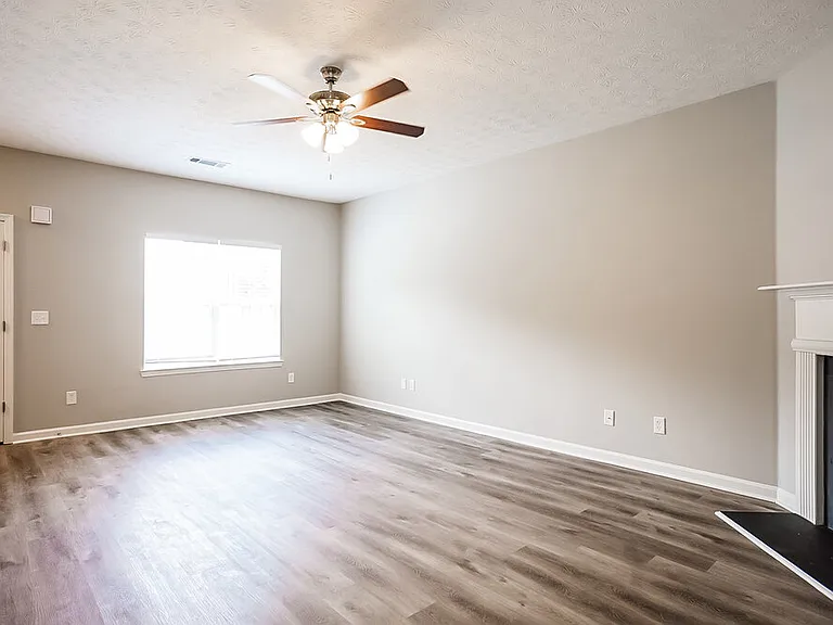 444 Village Bluff Dr — Photo 6