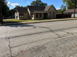 312 S Mechanic St, El Campo, TX 77437