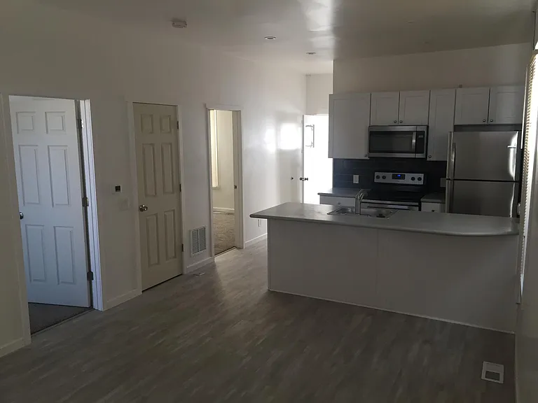 520 N Inca St — Photo 3