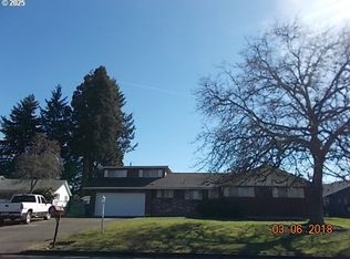 2441 15th St, Springfield, OR 97477