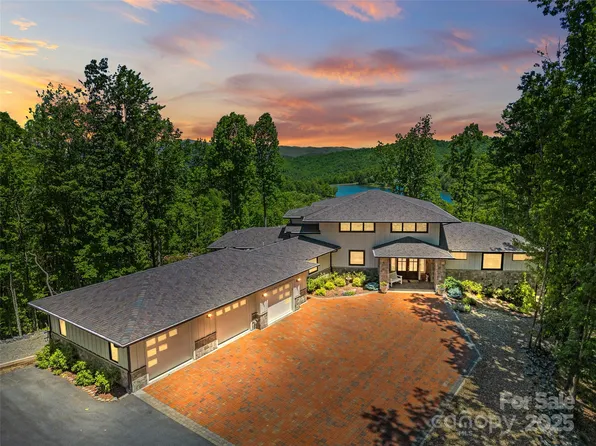 147 Nassau Rdg, Brevard, NC 28712