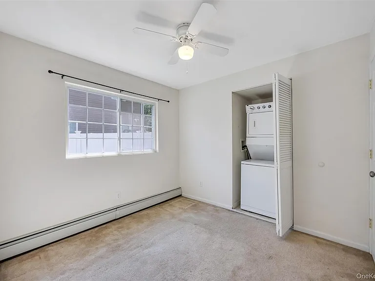 22 Maplewood Ave — Photo 8