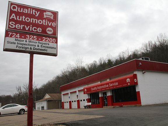 3rd image of 1725 Golden Mile Hwy