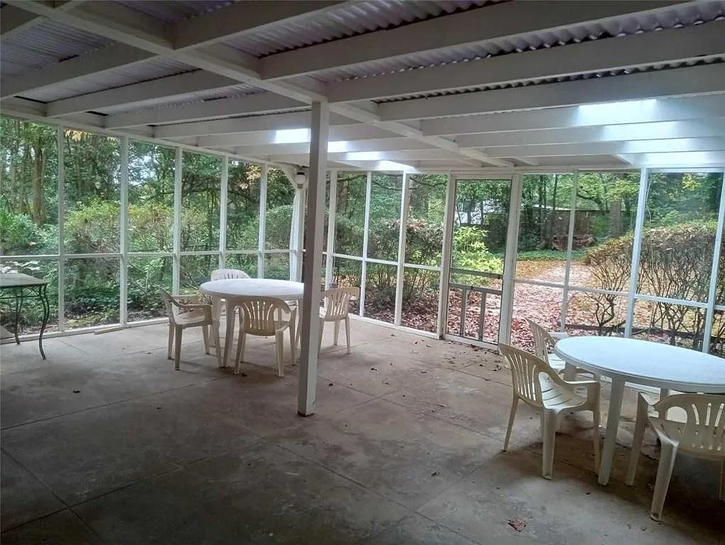 4 bed, 3.0 bath, $4,500 — Photo 1