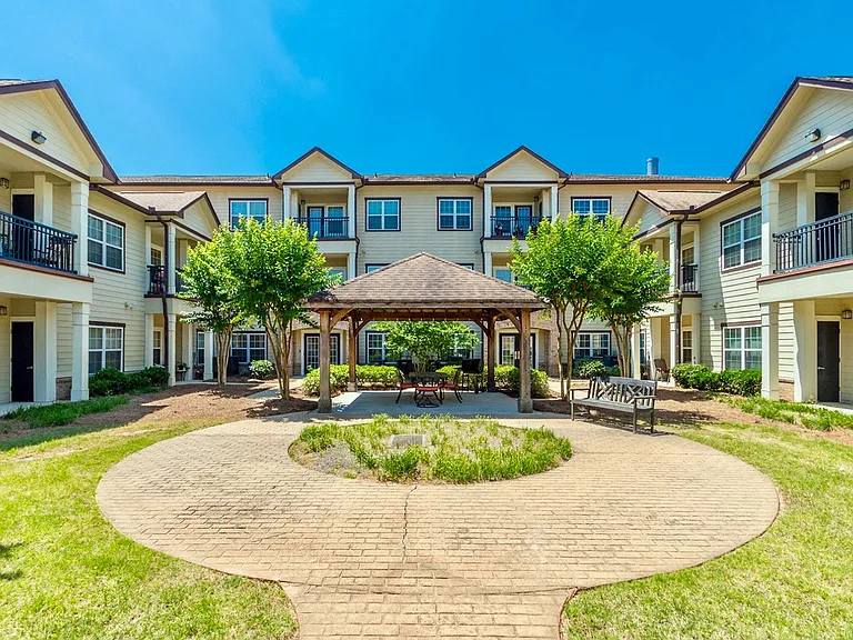 Parkland Manor — Photo 18