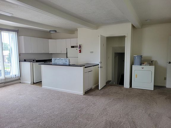 4th image of 8511 Sheridan Dr #B