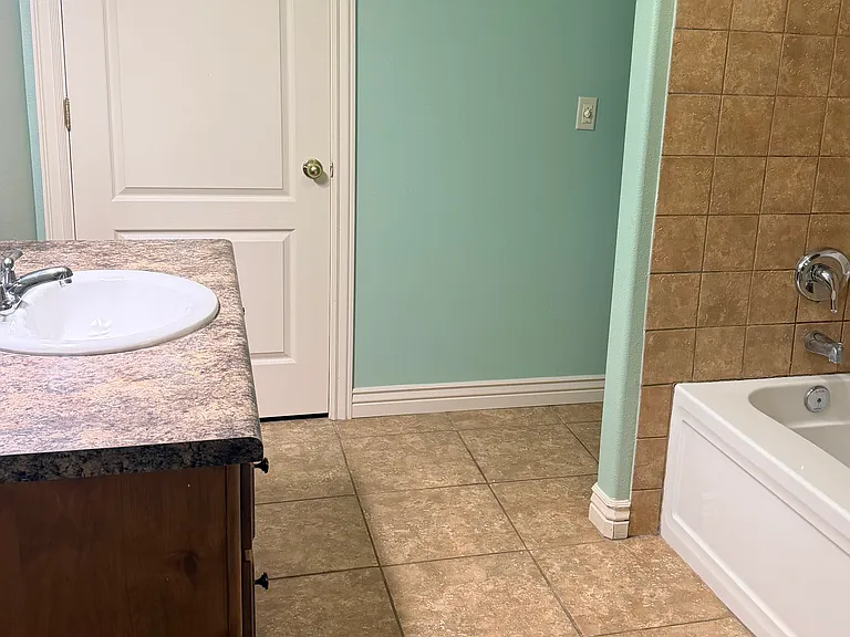 551 Kodiak Cir — Photo 21